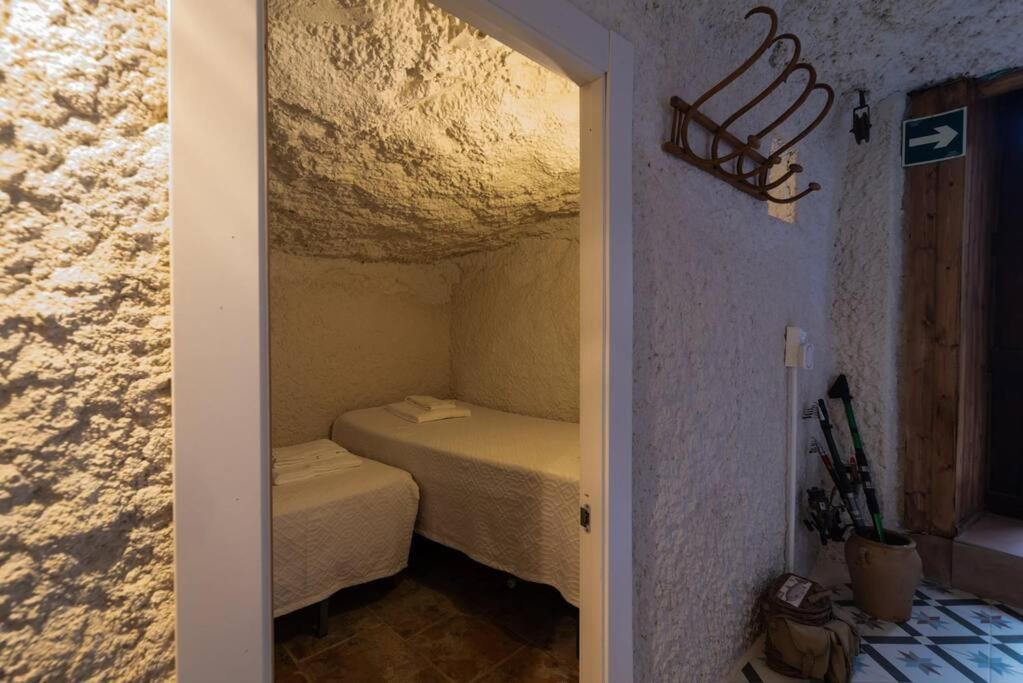 Cueva Con Jacuzzi A 20 Minutos De Valencia Villa Benaguacil Exteriör bild