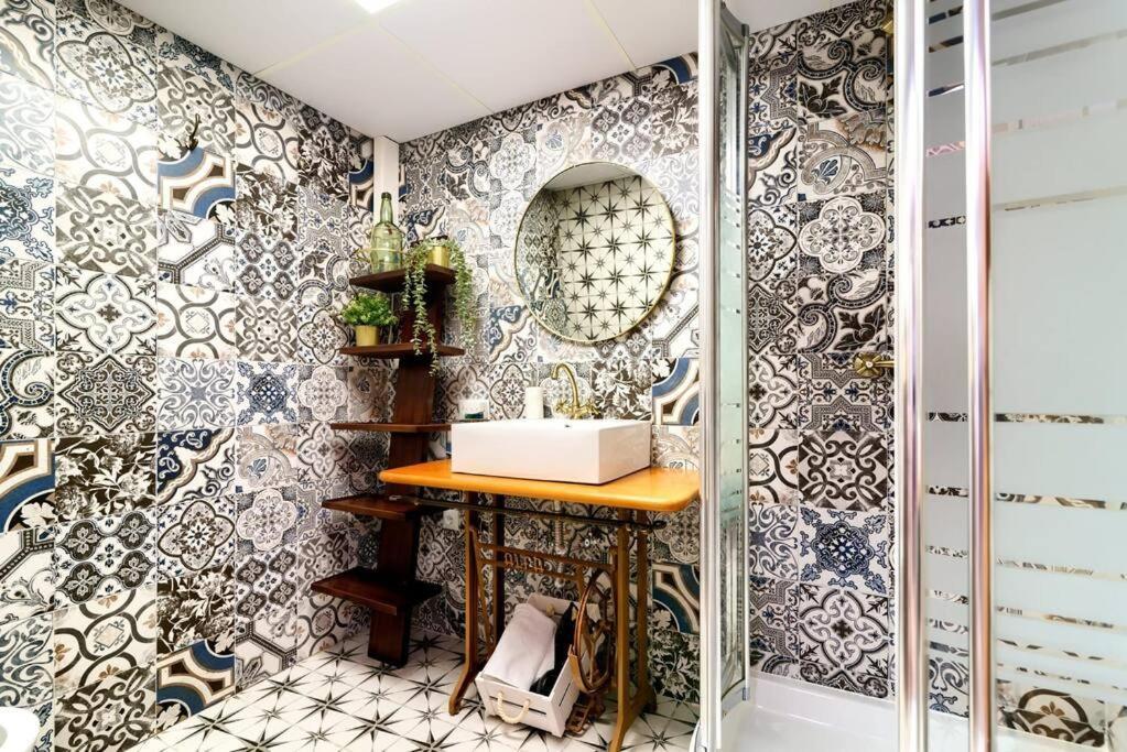 Cueva Con Jacuzzi A 20 Minutos De Valencia Villa Benaguacil Exteriör bild