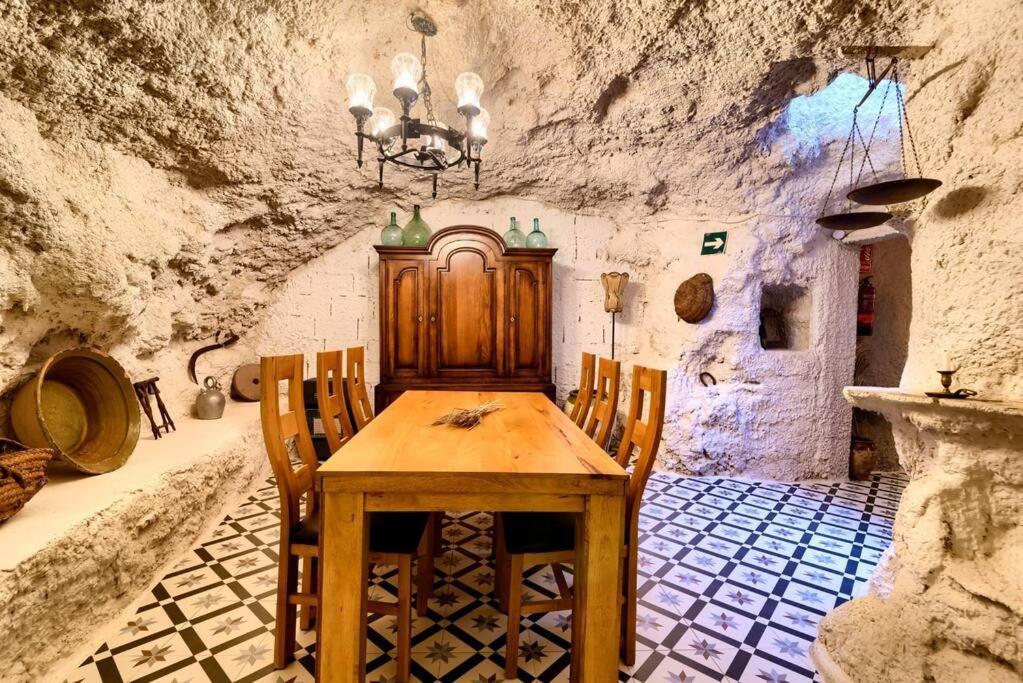 Cueva Con Jacuzzi A 20 Minutos De Valencia Villa Benaguacil Exteriör bild