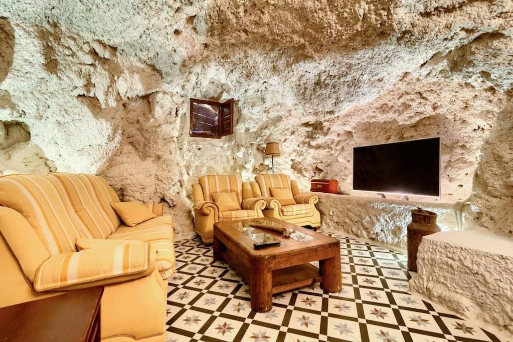 Cueva Con Jacuzzi A 20 Minutos De Valencia Villa Benaguacil Exteriör bild