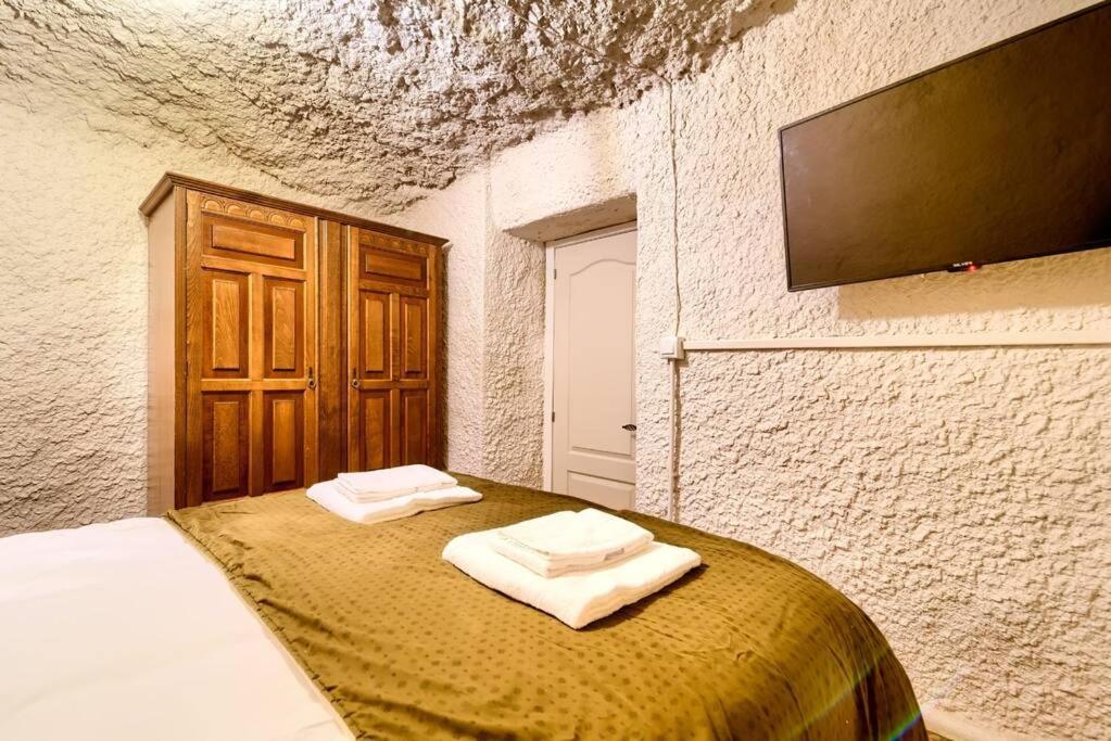 Cueva Con Jacuzzi A 20 Minutos De Valencia Villa Benaguacil Exteriör bild